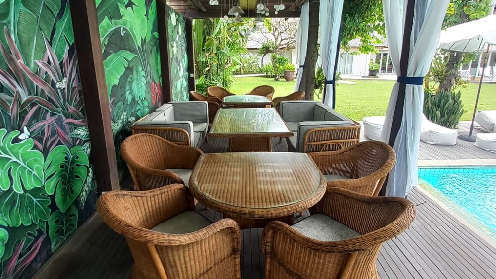 . Puri Nirwana - Outdoor dining